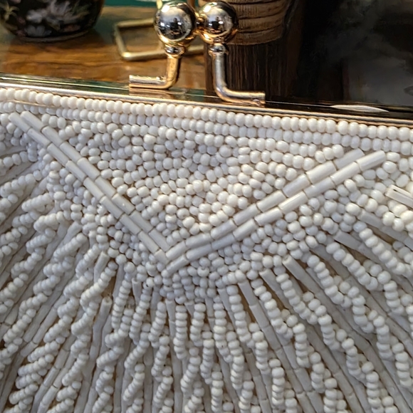 Walborg Elegant White Beaded Clutch w - Picture 2 of 6